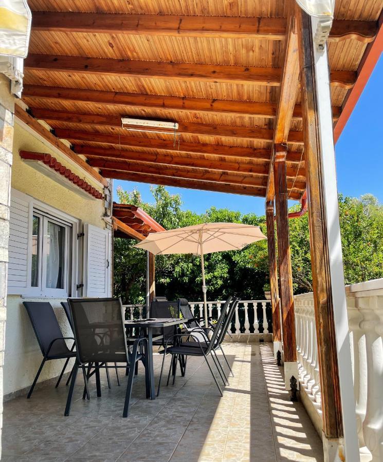 Casa Lia-Beach Front Villa Nea Kallikrateia 외부 사진
