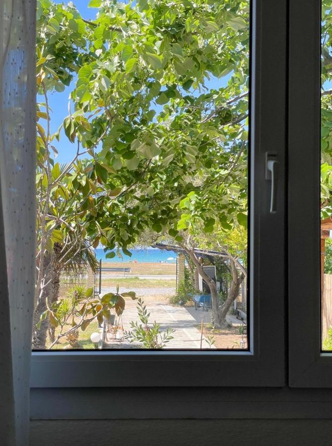 Casa Lia-Beach Front Villa Nea Kallikrateia 외부 사진