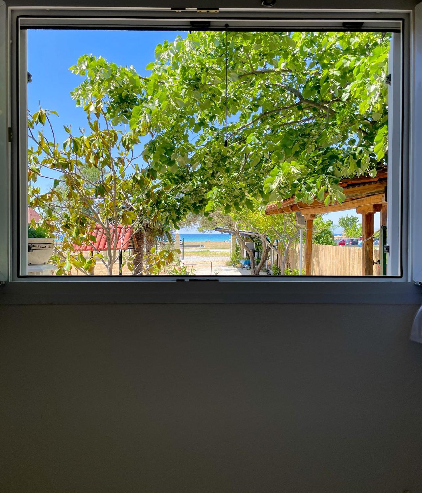 Casa Lia-Beach Front Villa Nea Kallikrateia 외부 사진
