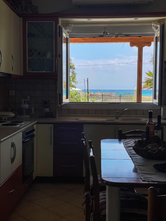 Casa Lia-Beach Front Villa Nea Kallikrateia 외부 사진