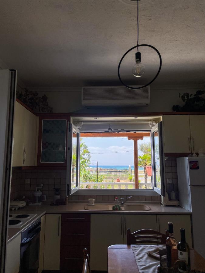 Casa Lia-Beach Front Villa Nea Kallikrateia 외부 사진